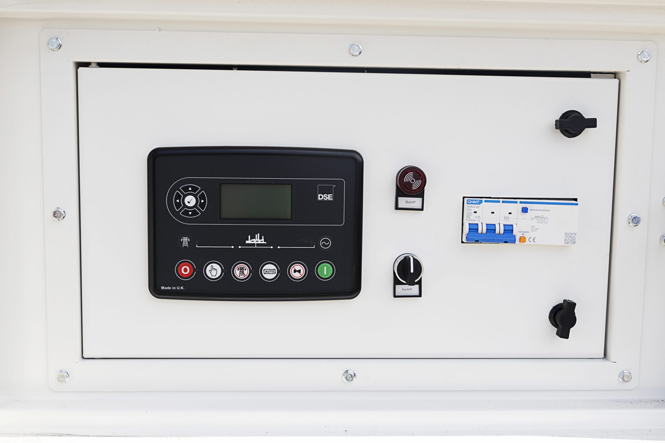 HYUNDAI 14KVA 3 PHASE DIESEL GENERATOR DHY14KSE-3 - FREIGHT QUOTED SEPARATELY - Image 4